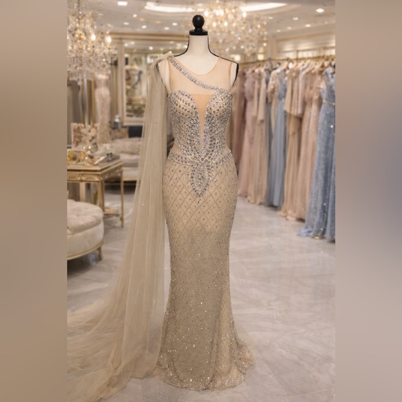 customized coutour Dresses & Skirts - ✨ Custom Luxury Evening Gown – Worn Once ✨